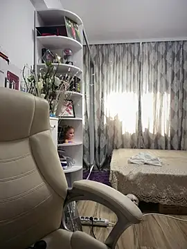 Snapshot of HotXMom chatting on July 10, 6:50 am HotXMom online show from July 10, 6:50 am