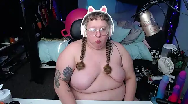 FatVeronica online show from February 26, 8:33 pm