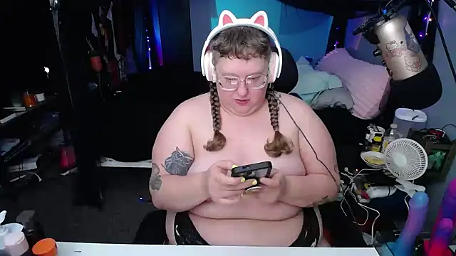 FatVeronica online show from February 28, 2:42 pm