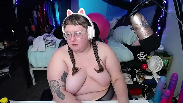 FatVeronica online show from March 12, 9:02 am