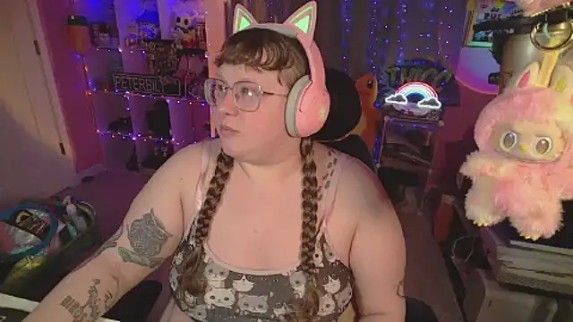 FatVeronica online show from February 8, 2:09 pm