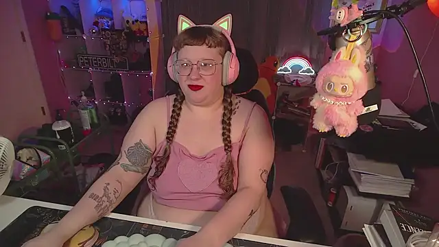 FatVeronica online show from March 30, 5:25 pm