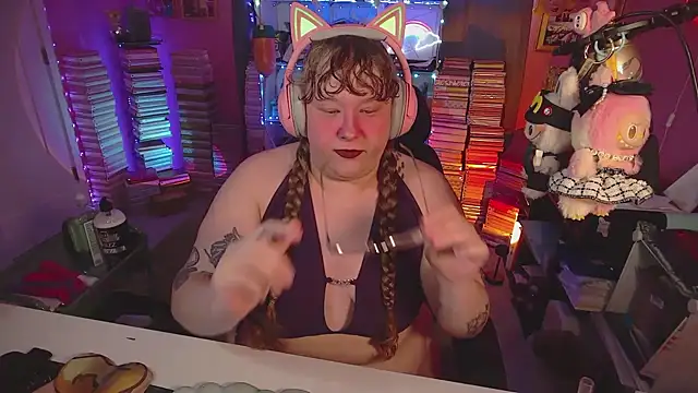 Snapshot of FatVeronica chatting on July 11, 5:59 pm FatVeronica online show from July 11, 5:59 pm