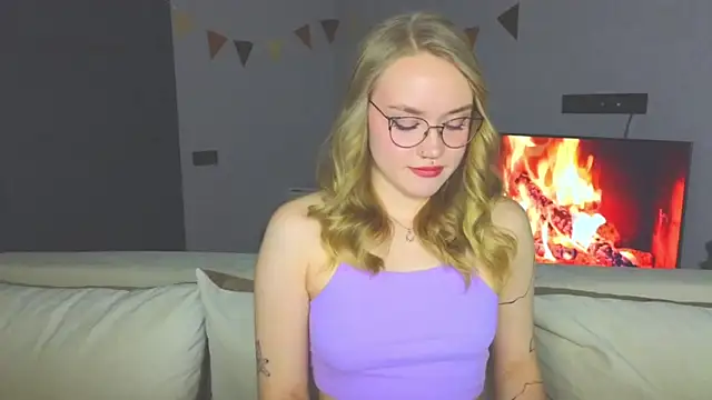 Aurora Golden1 online show from December 9, 3:33 pm