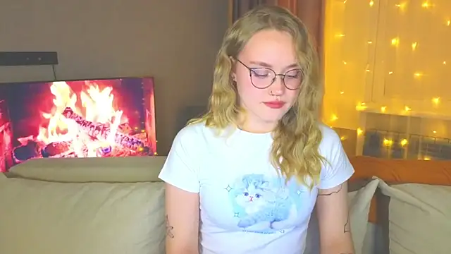 Aurora Golden1 online show from December 12, 4:43 pm