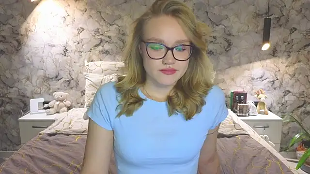 Aurora Golden1 online show from October 27, 4:00 pm