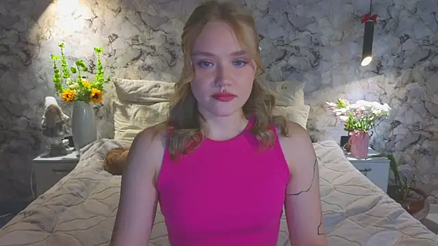 Snapshot of Aurora_Golden1 chatting on July 13, 11:35 am Aurora Golden1 online show from July 13, 11:35 am