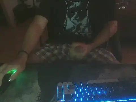 Snapshot of bnj181407 chatting on March 7, 1:30 pm bnj181407 online show from March 7, 1:30 pm