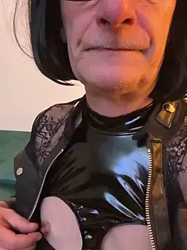 Snapshot of Sissy_Ambre chatting on February 23, 2:07 am Sissy Ambre online show from February 23, 2:07 am