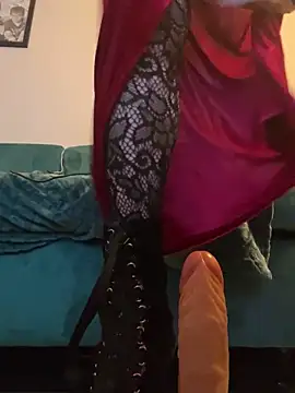 Snapshot of Sissy_Ambre chatting on March 2, 12:42 am Sissy Ambre online show from March 2, 12:42 am