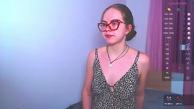 Sarah HS online show from March 13, 4:23 pm