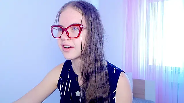 Sarah HS online show from November 9, 4:11 am