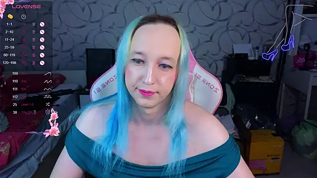 Snapshot of TheTrixy chatting on November 21, 7:51 am TheTrixy online show from November 21, 7:51 am