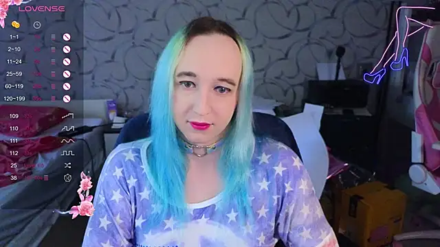 Snapshot of TheTrixy chatting on November 24, 12:27 pm TheTrixy online show from November 24, 12:27 pm