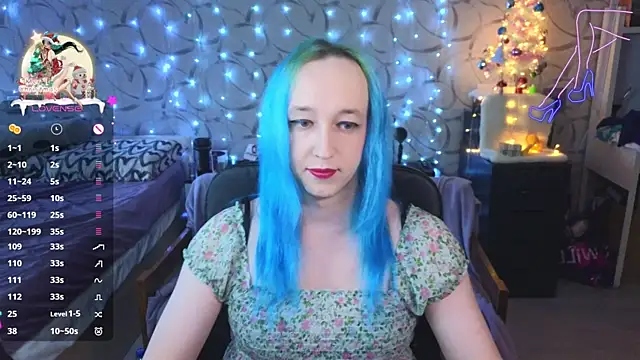 Snapshot of TheTrixy chatting on January 17, 12:43 pm TheTrixy online show from January 17, 12:43 pm