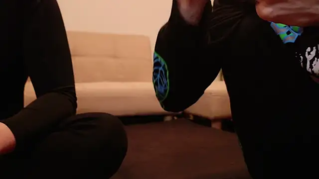 Snapshot of Hanabi-hentai chatting on December 6, 9:32 am Hanabi-hentai online show from December 6, 9:32 am