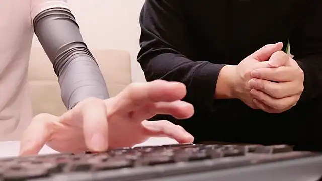 Snapshot of Hanabi-hentai chatting on December 15, 12:28 pm Hanabi-hentai online show from December 15, 12:28 pm