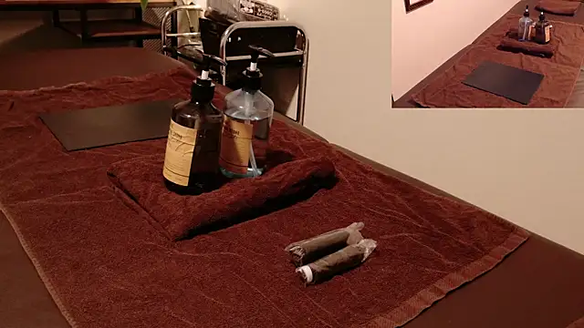 Snapshot of Hanabi-hentai chatting on March 11, 3:23 pm Hanabi-hentai online show from March 11, 3:23 pm