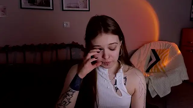 doll lol  online show from April 12, 6:13 pm