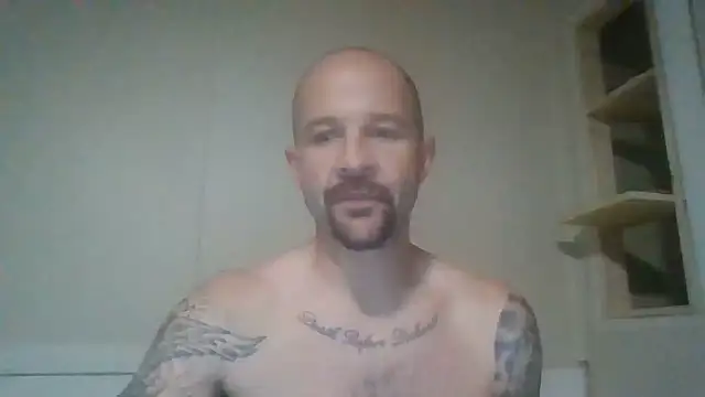 Snapshot of Kinkster615 chatting on June 8, 1:28 am Kinkster615 online show from June 8, 1:28 am