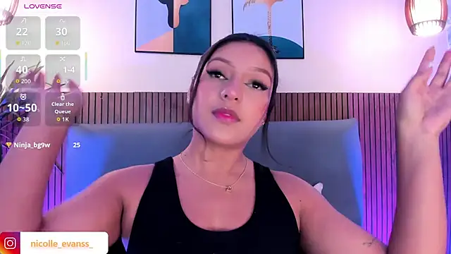 NicolleeEvanss online show from February 10, 11:25 am