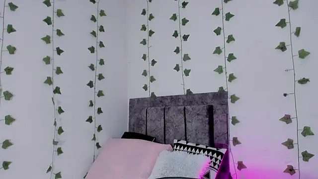 Snapshot of Miaa_Garcia chatting on July 11, 11:06 pm Miaa Garcia online show from July 11, 11:06 pm
