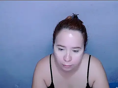 SubLayla01 online show from April 14, 6:36 pm