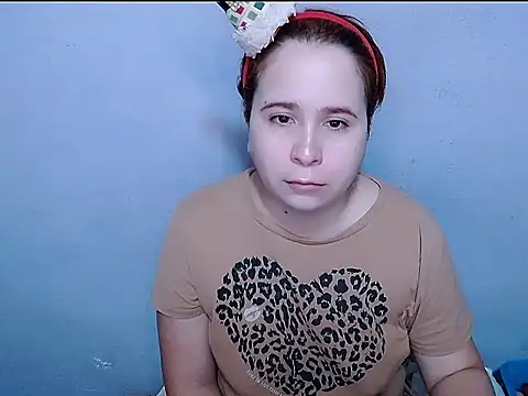 SubLayla01 online show from April 28, 11:48 am