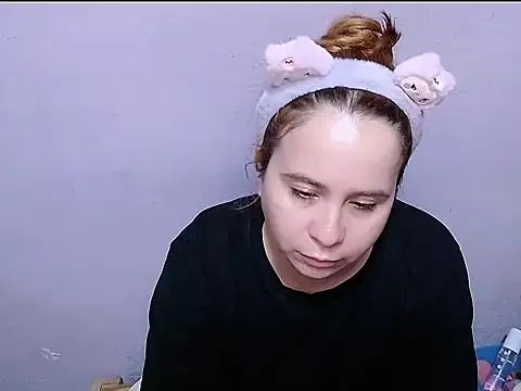 SubLayla01 online show from May 12, 6:27 pm