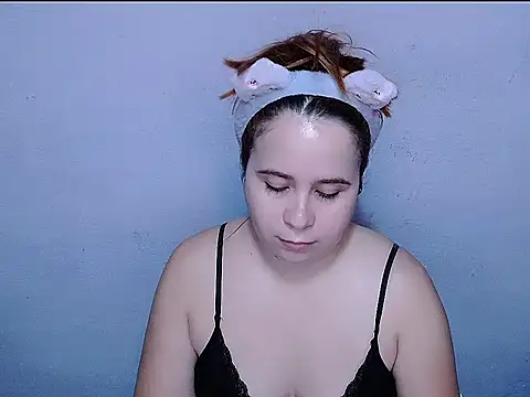 SubLayla01 online show from May 13, 6:27 pm