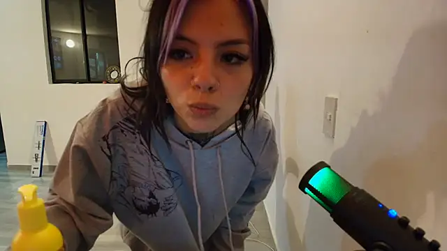 Snapshot of Alicia_Ortiiz chatting on January 31, 1:54 am Alicia Ortiiz online show from January 31, 1:54 am