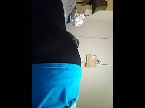 Snapshot of missthickness35_Pika chatting on February 18, 1:12 am missthickness35 Pika online show from February 18, 1:12 am