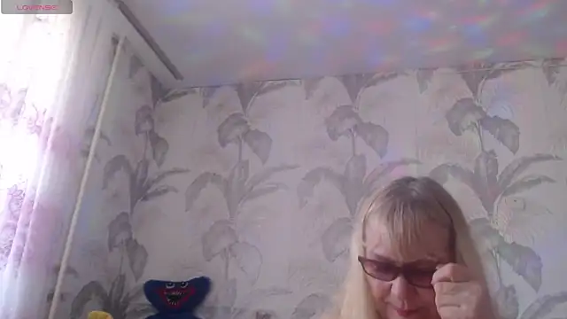 CamDiva113 online show from April 17, 10:51 am