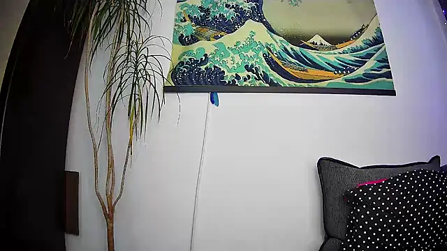 Snapshot of EmmaKrosss chatting on March 20, 12:32 pm EmmaKrosss online show from March 20, 12:32 pm