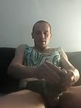 Snapshot of Kamien32 chatting on November 8, 4:34 am Kamien32 online show from November 8, 4:34 am