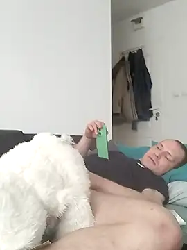 Snapshot of Kamien32 chatting on February 23, 7:17 am Kamien32 online show from February 23, 7:17 am