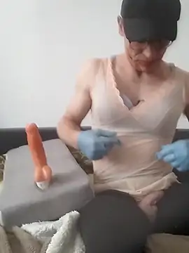 Snapshot of Kamien32 chatting on March 25, 2:34 pm Kamien32 online show from March 25, 2:34 pm