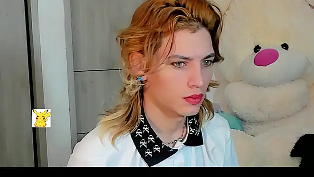 Snapshot of honey_skin chatting on December 17, 11:16 pm honey skin online show from December 17, 11:16 pm