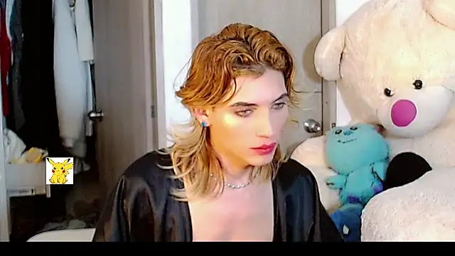 Snapshot of honey_skin chatting on December 21, 12:27 pm honey skin online show from December 21, 12:27 pm