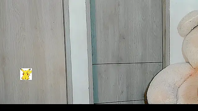 Snapshot of honey_skin chatting on December 30, 12:11 am honey skin online show from December 30, 12:11 am