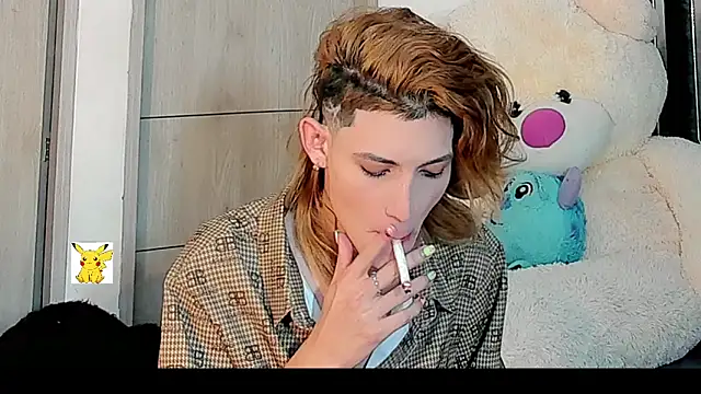 Snapshot of honey_skin chatting on January 1, 8:37 pm honey skin online show from January 1, 8:37 pm