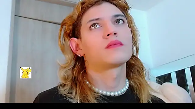 Snapshot of honey_skin chatting on February 5, 11:34 am honey skin online show from February 5, 11:34 am