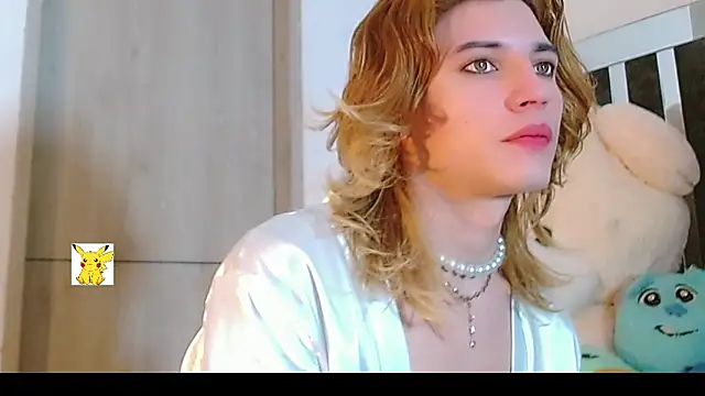 Snapshot of honey_skin chatting on February 9, 6:05 pm honey skin online show from February 9, 6:05 pm