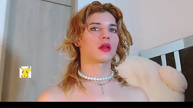 Snapshot of honey_skin chatting on February 10, 12:08 am honey skin online show from February 10, 12:08 am