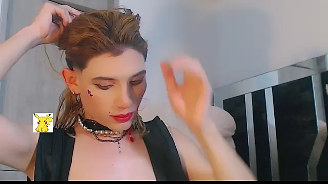 Snapshot of honey_skin chatting on February 21, 11:11 am honey skin online show from February 21, 11:11 am