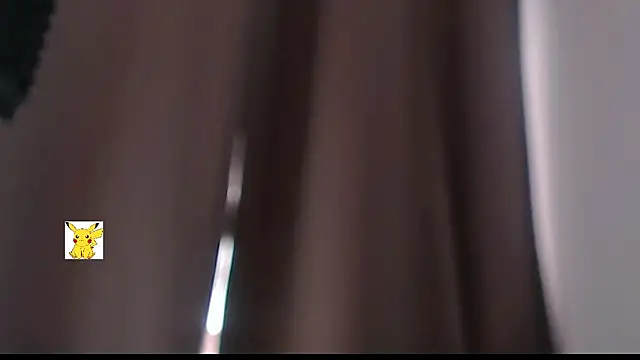 Snapshot of honey_skin chatting on February 23, 1:21 pm honey skin online show from February 23, 1:21 pm