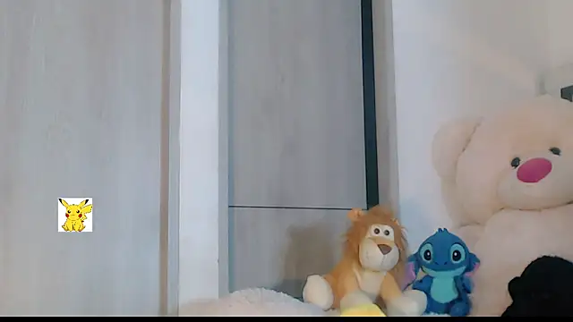 Snapshot of honey_skin chatting on February 24, 1:13 am honey skin online show from February 24, 1:13 am