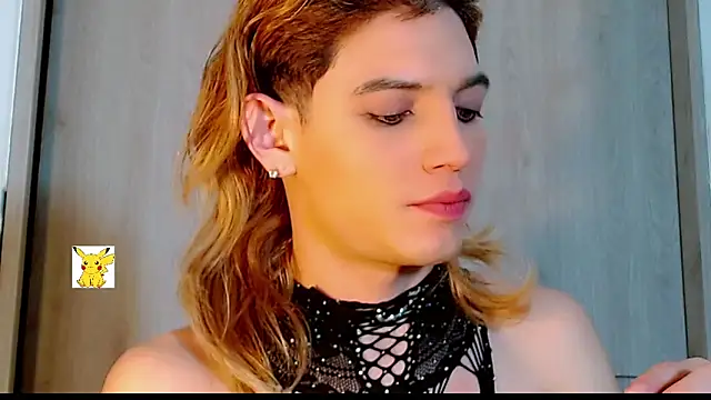 Snapshot of honey_skin chatting on March 3, 3:08 am honey skin online show from March 3, 3:08 am