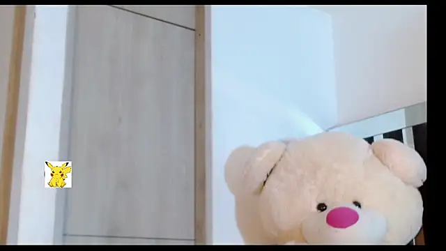 Snapshot of honey_skin chatting on March 21, 8:17 am honey skin online show from March 21, 8:17 am