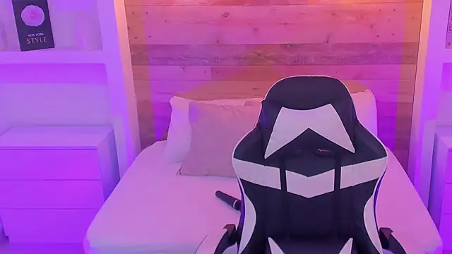 candy summer28 online show from October 29, 7:15 pm